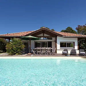 **** Village de vacances Madame La Prade France